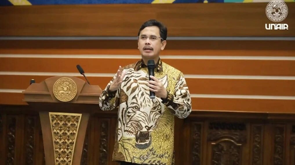 Direktur Kemahasiswaan Unair Prof Dr M Hadi Subhan SH MH CN. (foto: ist)