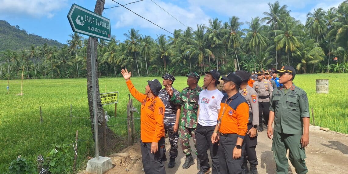 BPBD saat susuri pantai konang Trenggalek