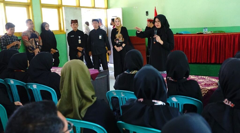 Ipuk Fiestiandani saat memberikan sambutan di depan PPPK Guru
