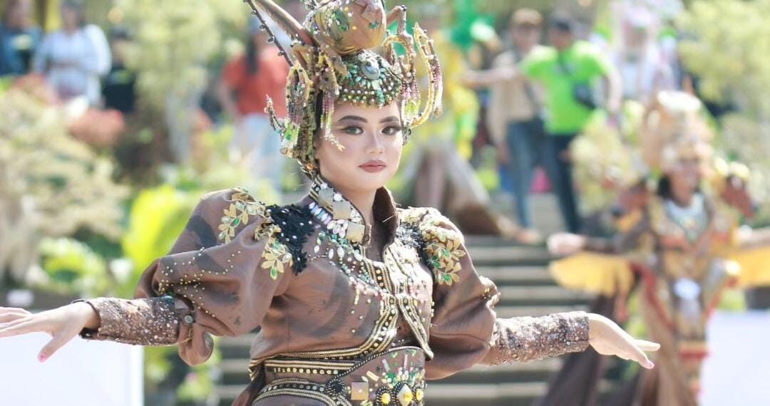 Salah satu atraksi peserta saat presentasi kostum BEC 2024