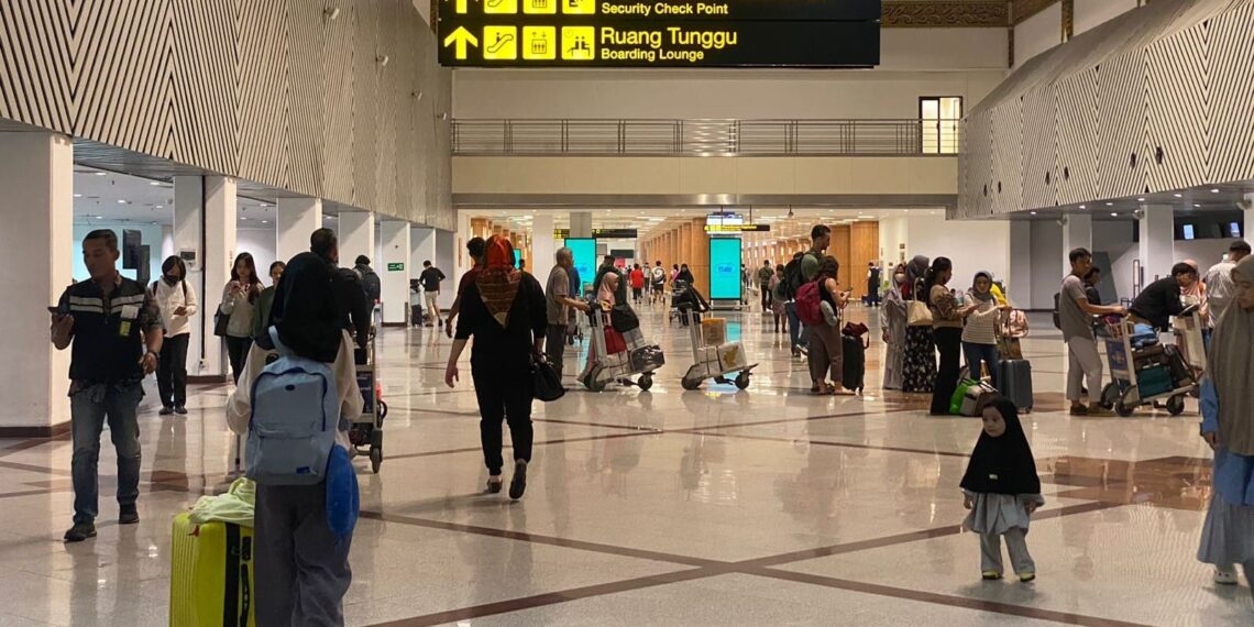 Kenaikan jumlah penumpang juga masih di dominasi penerbangan domestik. (foto: ist)