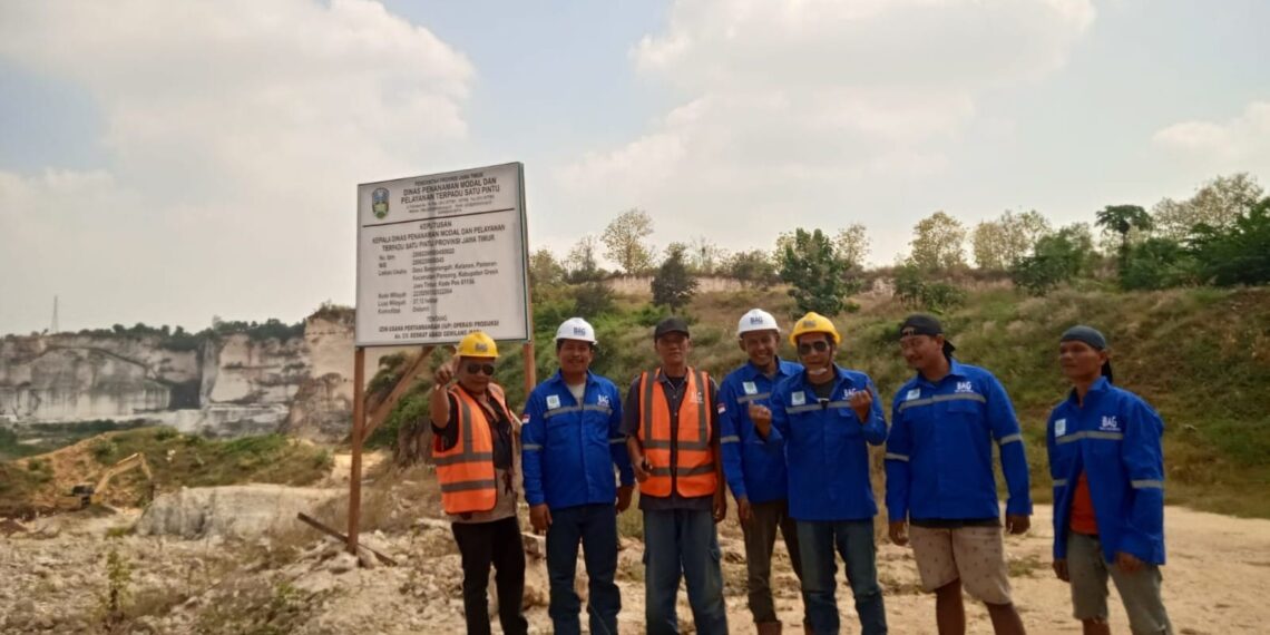 Perusahaan tambang Berkat Abadi Gemilang (BAG) di lokasi tambang Banyu Tengah Panceng Gresik, Jatim. GM BAG Alvin. (foto2: ist)