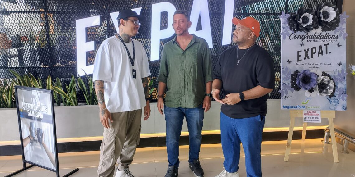 Opening gerai ke-5 Expat. Roasters di Lobby Drop Zone, Terminal 1A Keberangkatan Bandara Juanda, Surabaya, Sabtu (20/7/2024). (foto2: hari/bidik.news)