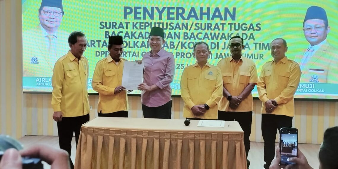 Gus Fawait saat terima SK dari Partai Golkar