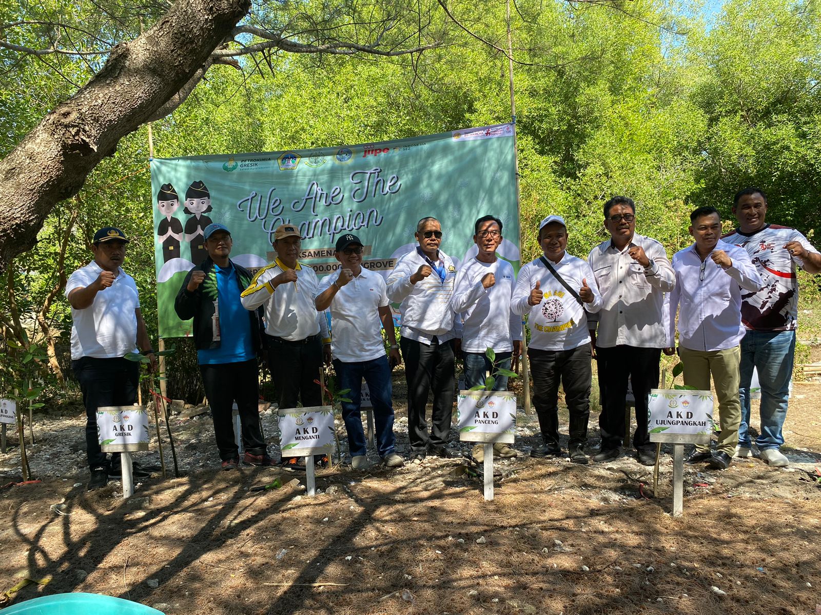 Peringati HBA Ke-64, Kejati Jatim Bersama Pemkab Gresik dan Perusahaan Tanam 200.500 Mangrove 2