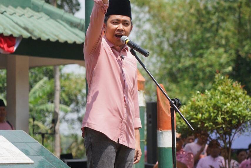 Calon Bupati Jember Gus Fawait saat gelar upacara bendera HUT RI