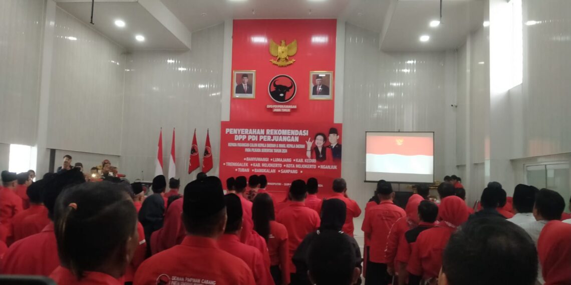 DIP Jatim saat serahkan rekom