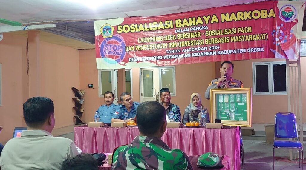 Polres Gresik bersama BNN dan Pemdes Katimoho saat sosialisasi bahaya narkoba