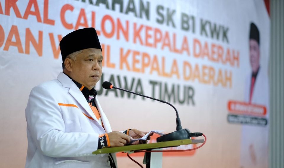 PKS saat serahkan SK B KWK