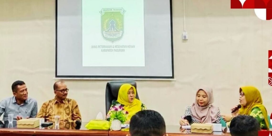 Drh Ainur Alfiyah (tengah) saat menerima kunjungan Disnak Kabupaten Lombok Tengah.