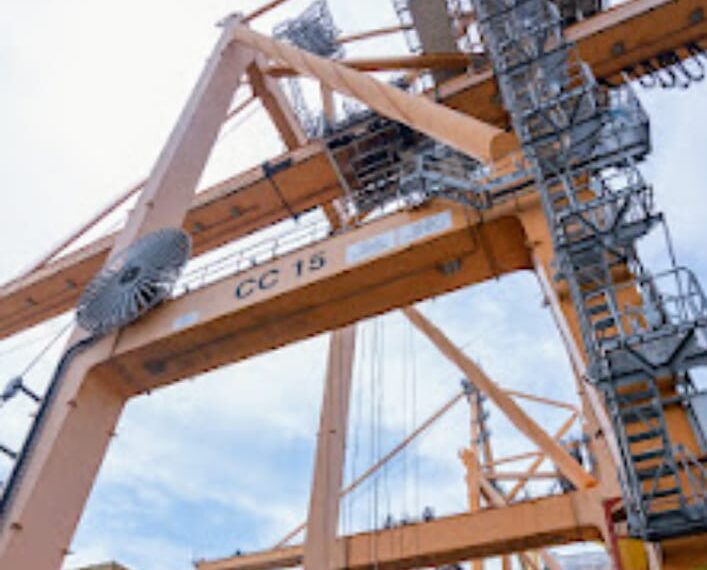 Arus Peti Kemas TPS Naik Lebih dari 10% 1 Peti Kemas