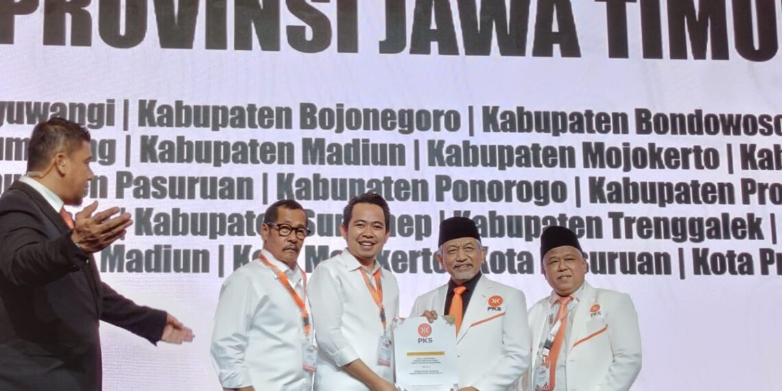 Pasangan Gus Fawait dan Djoko Terima B1- KWK dari DPP PKS