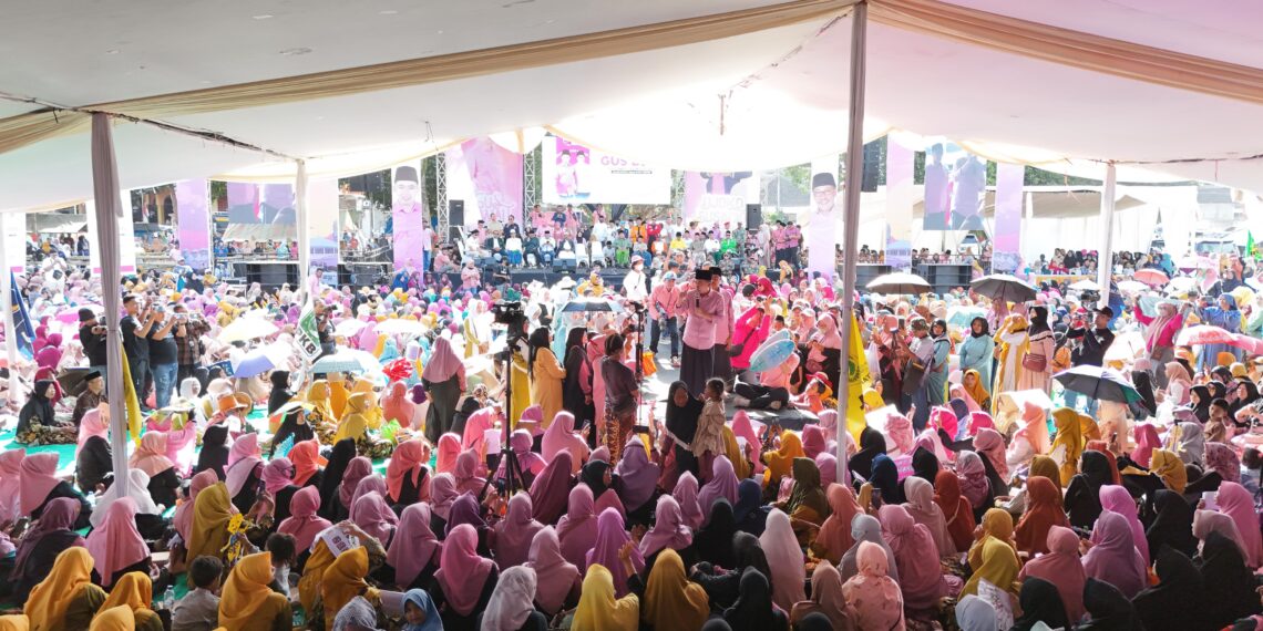 Ribuan Warga Jember Deklarasi Dukung Pasangan Gus Fawait – Djoko