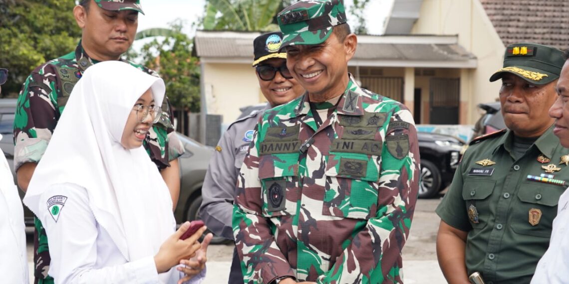 Kapolres Batu Turun Lapangan Pimpin Keamanan Pendaftaran Para Paslon Wali Kota dan Wakil Wali Kota Batu