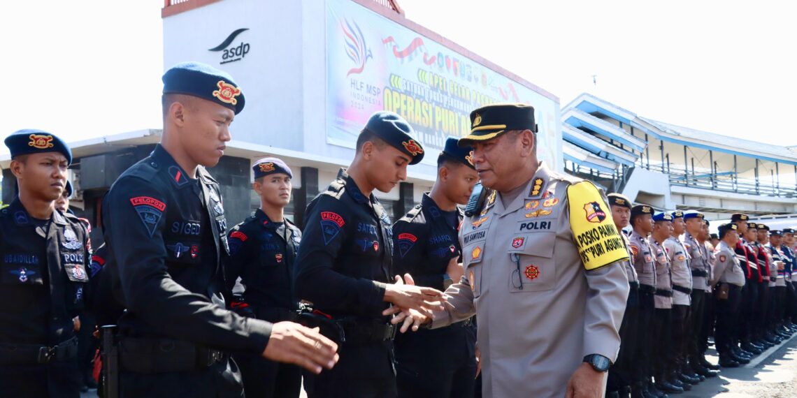 Kepala Biro Operasi (Karoops) Polda Jatim, Kombes Pol Puji Santosa saat memimpin Apel Kesiapan(foto/humas)