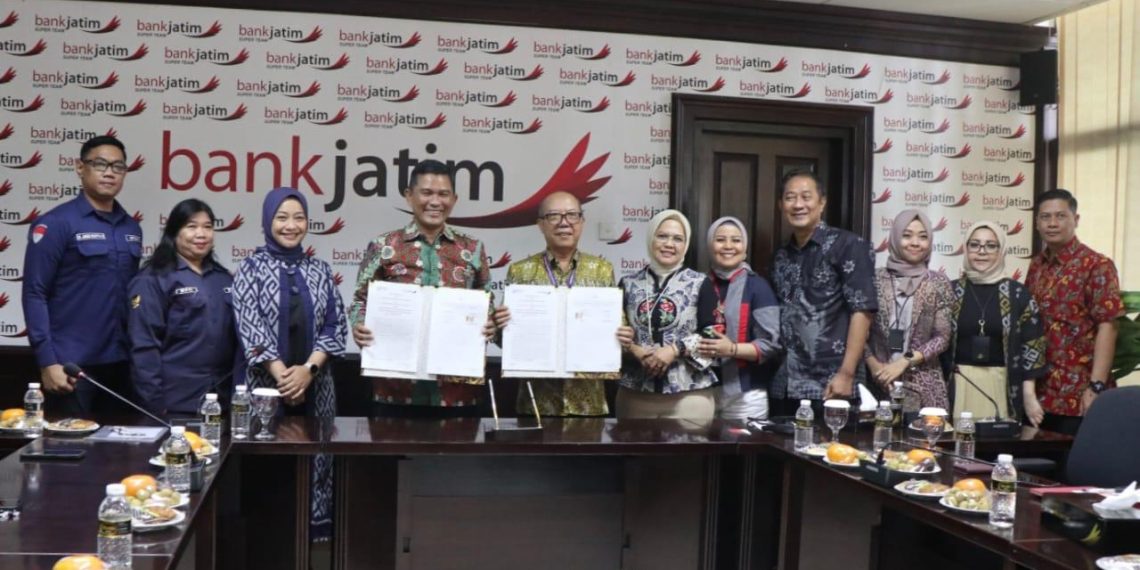 Tingkatkan Kesejahteraan PMI, Bank Jatim Tanda Tangani Perjanjian Kerja Sama dengan BP2MI 1