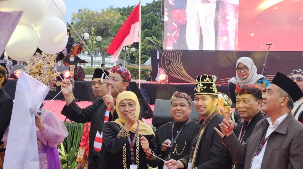 PKS Jatim bersama Khofifah Emil saat berkomitmen