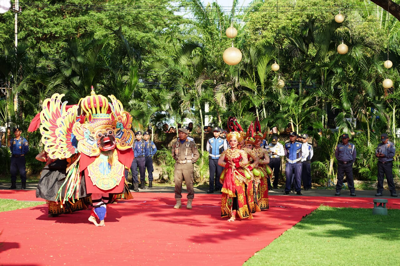Tiba di Banyuwangi, Kirab Pataka Jer Basuki Mawa Beya Disambut Meriah 1