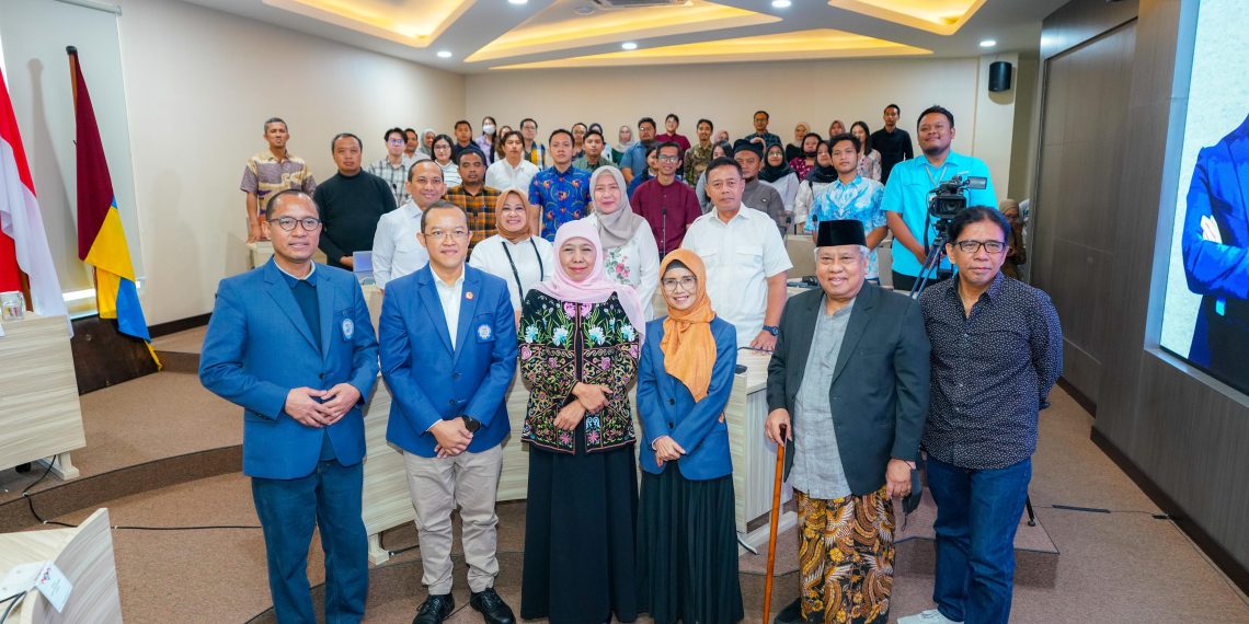 Khofifah saat Hadir pasca sarjana Unair