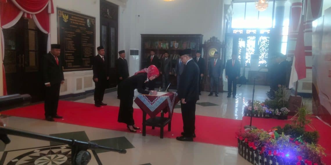 Pengambilan Sumpah dan Pelantikan, Empat Pejabat Administrator dan Pengawas di Lingkungan Pemkab Sampang 1