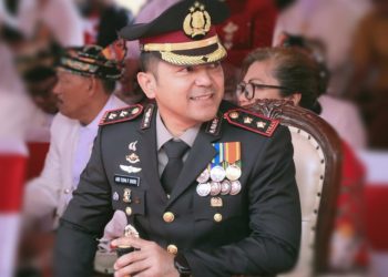 Bersama Keluarga Syaichona Cholil, Khofifah Hadiri Peluncuran Lagu Ngireng Haji Her Mile  Khofifah