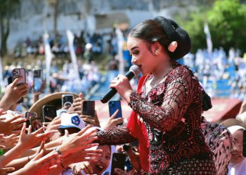 Niken Salindry, dengan Suara Emasnya Guncang Perayaan HUT Kota Batu ke-23