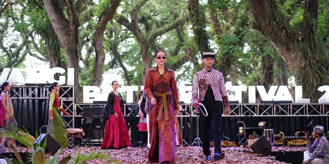 Penampilan fashion show Banyuwangi Batik Festival (BBF) 2024