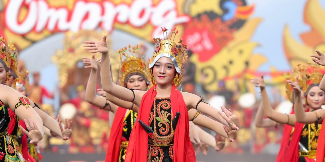 Aksi penari gandrung Banyuwangi.