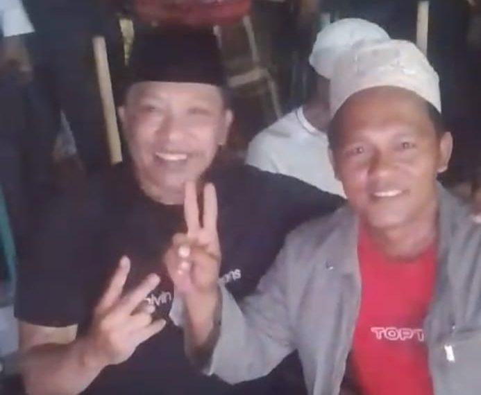 Temu Kangen Malam Minggu Aba Idi Turun Ke lapangan Alun-Alun Trunojoyo Bersama PKL Dan Masyakat Sampang
