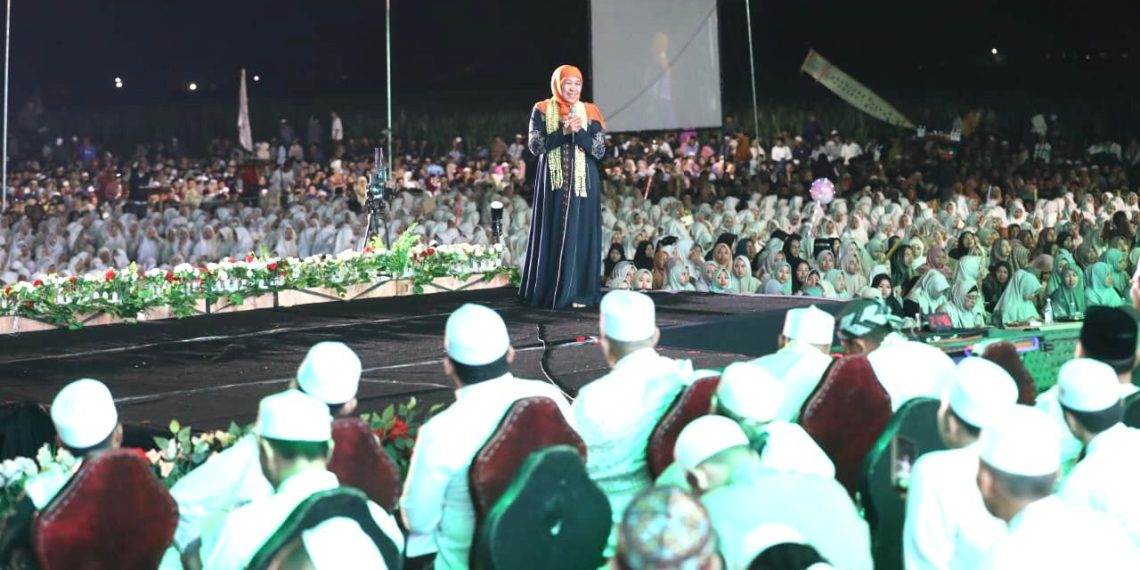 Cagub Khofifah saat kampanye di Probolinggo