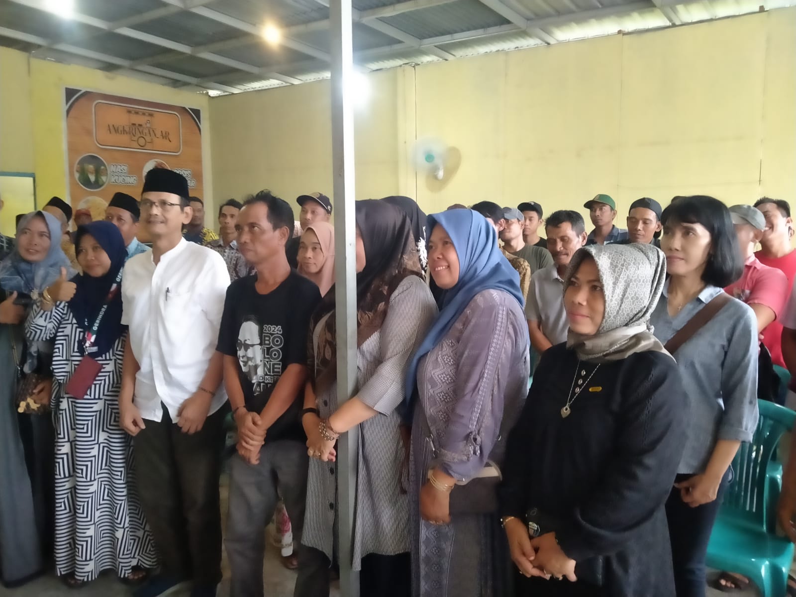 Serap Aspirasi Warga Bungah  M.H Rofiq Diwaduli Warga Gresik Kelangkaan Pupuk Bersubsidi 1