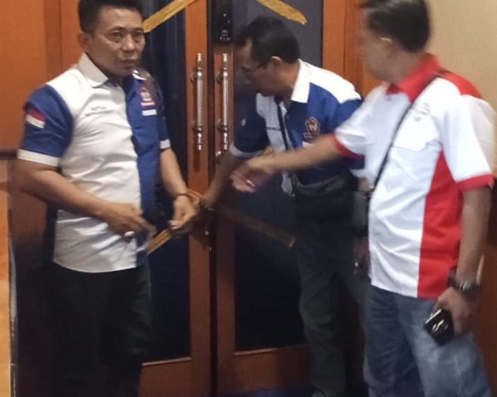 LSM (Lembaga Swadaya Masyarakat) Forsa Hebat Kecewa Segel Pintu Ruang Kerja, PJ Bupati Sampang 1