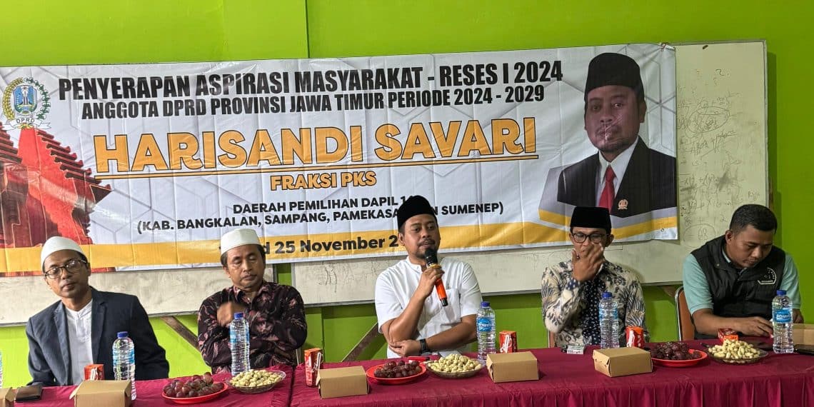 Anggota Fraksi PKS DPRD Jatim Harisandi Savari saat menjalankan tugas reses