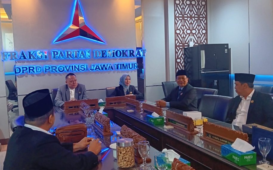 Fraksi Demokrat DPRD Jatim saat luncurkan Program Serap aspirasi di hari Jumat