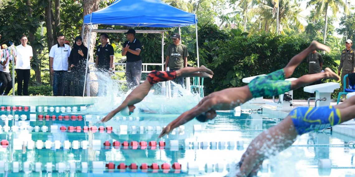 Aksi para atlet di Kejuaraan Reang Akuatik di Banyuwangi