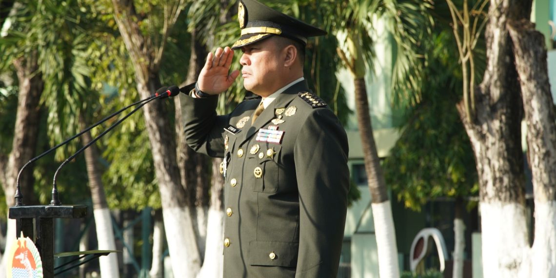 Kepala Staf Korem 084/Bhaskara Jaya Pimpin Upacara Peringatan Hari Bela Negara ke-76 1 Kepala Staf Korem 084/Bhaskara Jaya,Kolonel Inf Erwin, S.I.P., M.Han(foto)