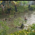 Semangat Gotong Royong , TNI / Polri , Warga dan Forkopimka Candi Bersatu Bersihkan Kali Penyebab Banjir Perum MBS Kalipecabean WhatsApp Image 2024-12-22 at 12.05.03