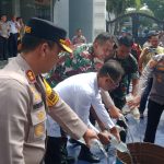 Menjelang Akhir Tahun Polrestabes Surabaya Memusnahkan Barang Bukti Narkoba Dan Knalpot Brong WhatsApp Image 2024-12-31 at 07.22.44