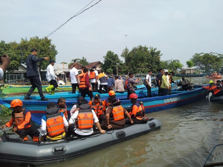 Pj Gubernur dan PJ Bupati Pantau Sungai Avur, Kades Kalipecabean : Semoga Pemerintah Segera Atasi Penyebab Banjir 1