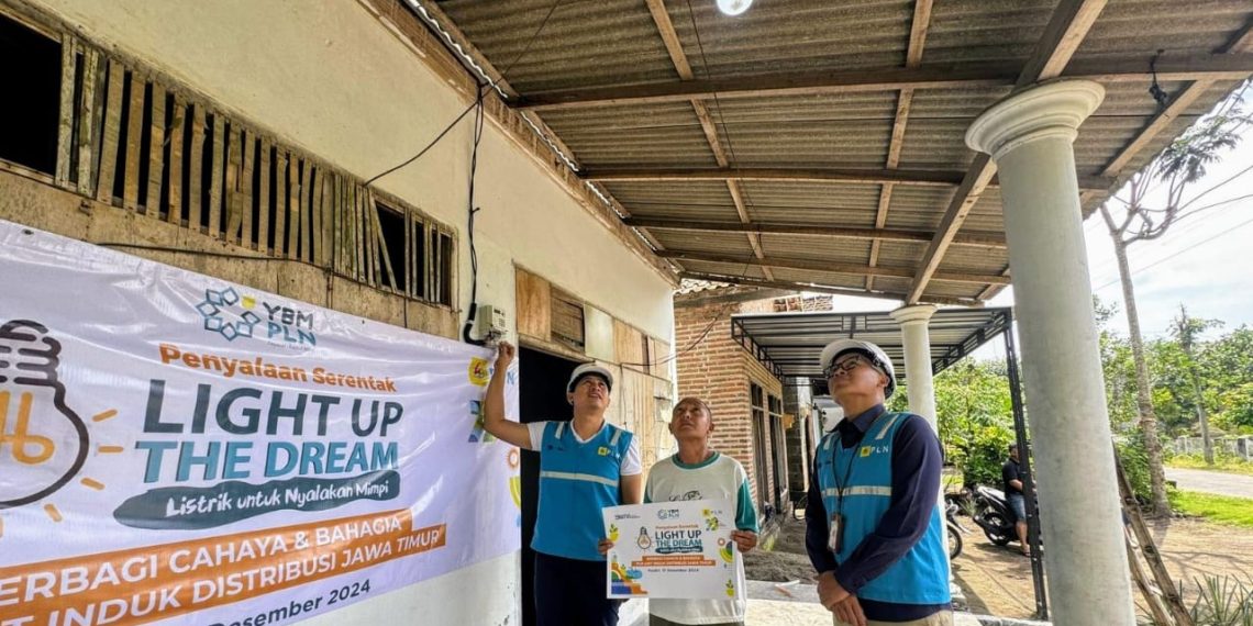 Pergantian Tahun, PLN Jatim Sambung Listrik Gratis Masyarakat Pra Sejahtera