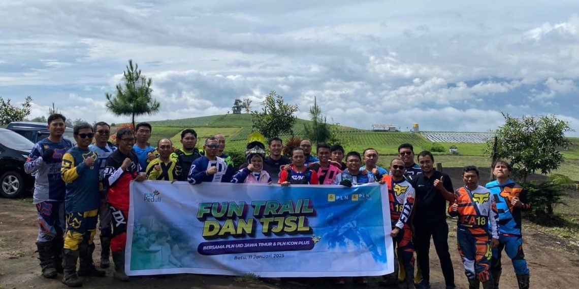 Aksi sosial Srikandi PLN Jatim dengan para santri LKSA Aisyiyah, Kota Batu. (foto: ist)