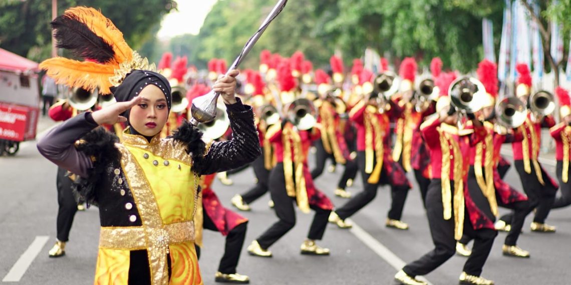 Puluhan Peserta Sajikan Atraksi Menarik di Kejuaraan Drumband Banyuwangi 1 Atraksi salah satu peserta Kejuaraan Drumband Banyuwangj