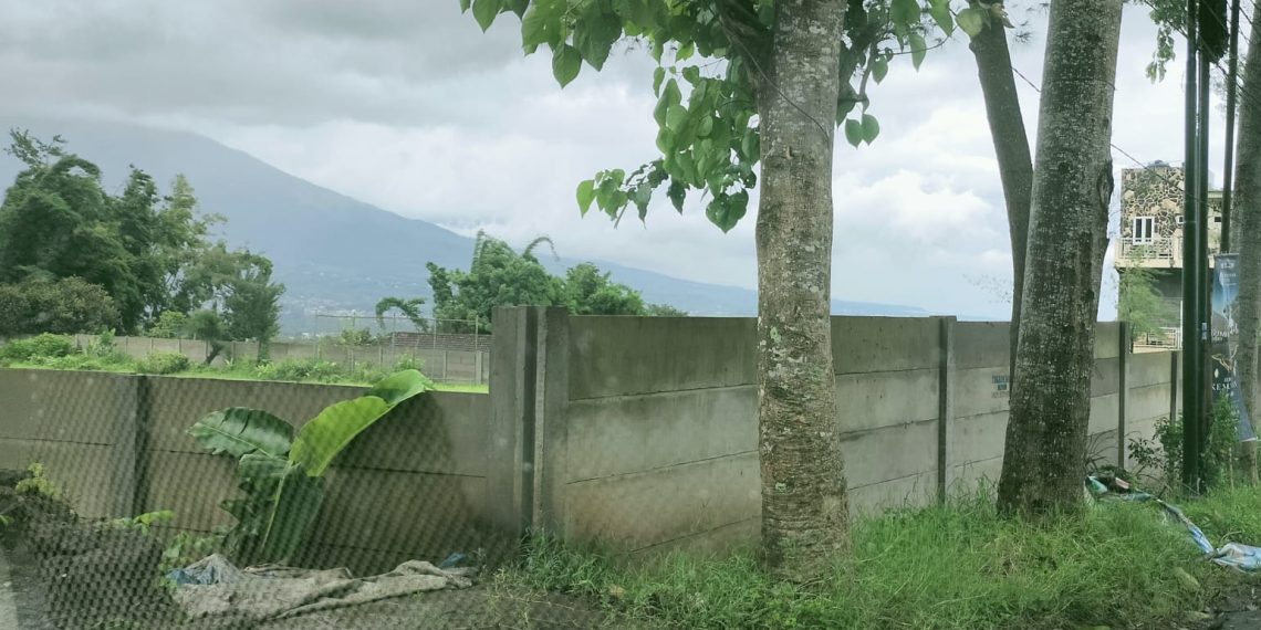 Penjualan Tanah Lapangan di Desa Oro-Oro Ombo Sebesar Rp 10 Miliar, Pihak Desa Kecipratan Rp 8,5 Miliar 1 Lapangan yang sudah terjual terletak di Desa Oro - Oro Ombo, Kecamatan Batu, Kota Batu.(Gus)