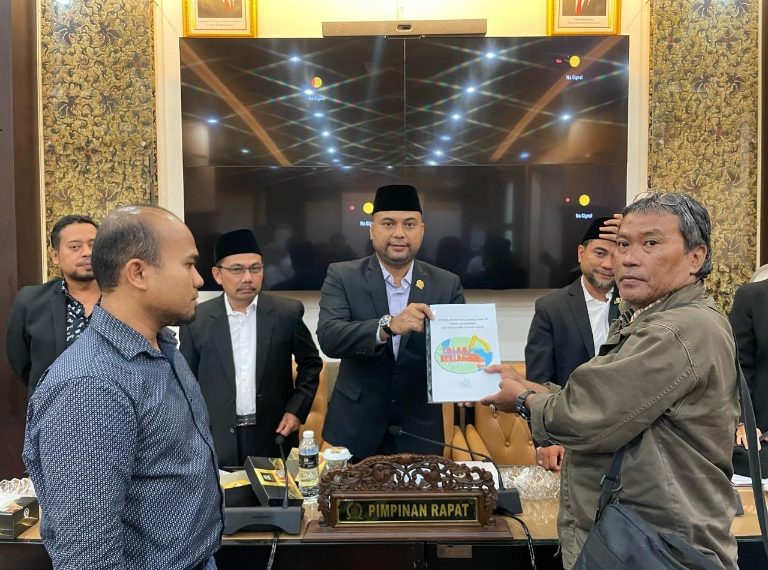 Kaji Ulang PSN, Miseri Efendy : Komisi D DPRD Jatim Dukung Nelayan Kenjeran Tolak Reklamasi 1 Anggota Komisi D DPRD Jatim Miseri Efendy