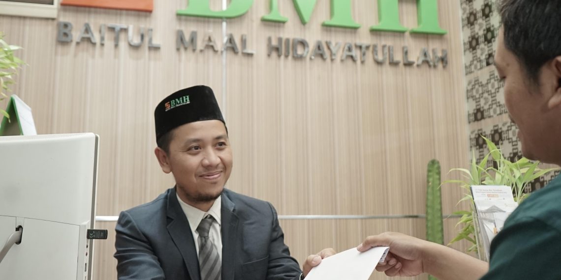 BMH Jatim mengajak masyarakat berbagi dengan saudara-saudara yang membutuhkan. (foto: ist)