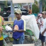 Berbagi Berkah Ramadan, BPRS Bhakti Sumekar Tebar 100 Takjil untuk Tukang Becak IMG-20250324-WA0090