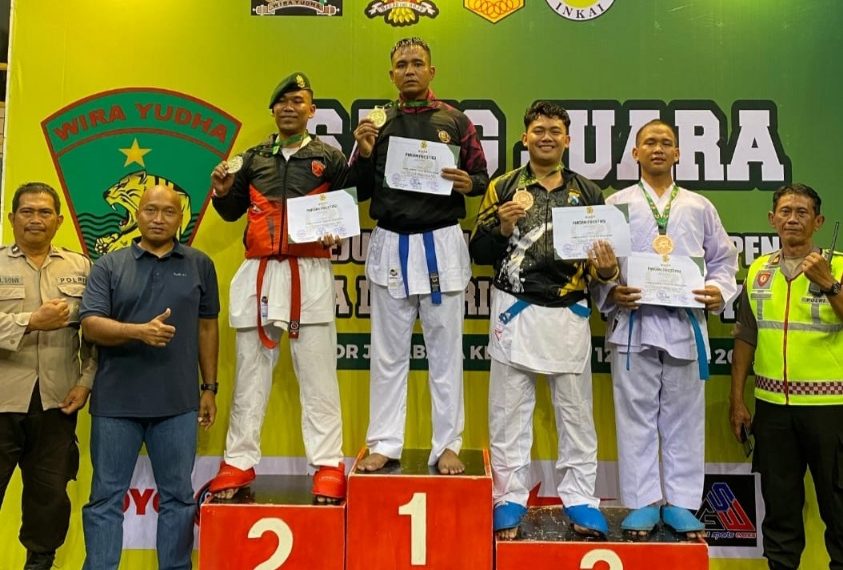 Kapolresta Kediri Apresiasi Anggotanya, Raih Juara 3 di Kejuaraan Karate Kediri Open Piala Danbrigif 16 Wira Yuda 1