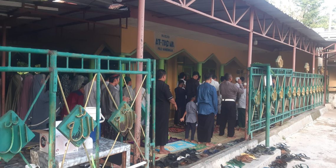 Polres Ngawi Laksanakan Pengamanan Sholat Idul Fitri 1446 H