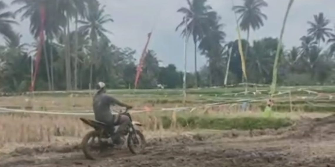 Salah satu peserta saat mencoba sirkuit Manol Gabah Championship Banyuwangi