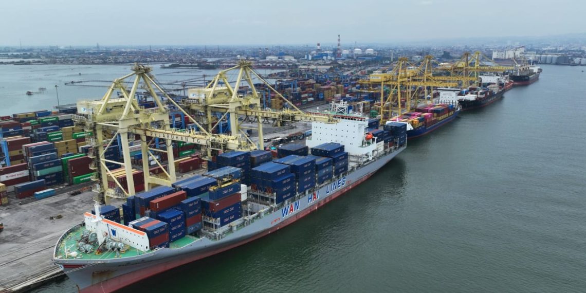 Perseroan mencatat, arus peti kemas triwulan I/2025 sebanyak 3,15 juta TEUs. (foto: ist)